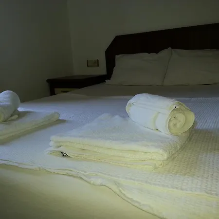 Aparthotel Champagne *